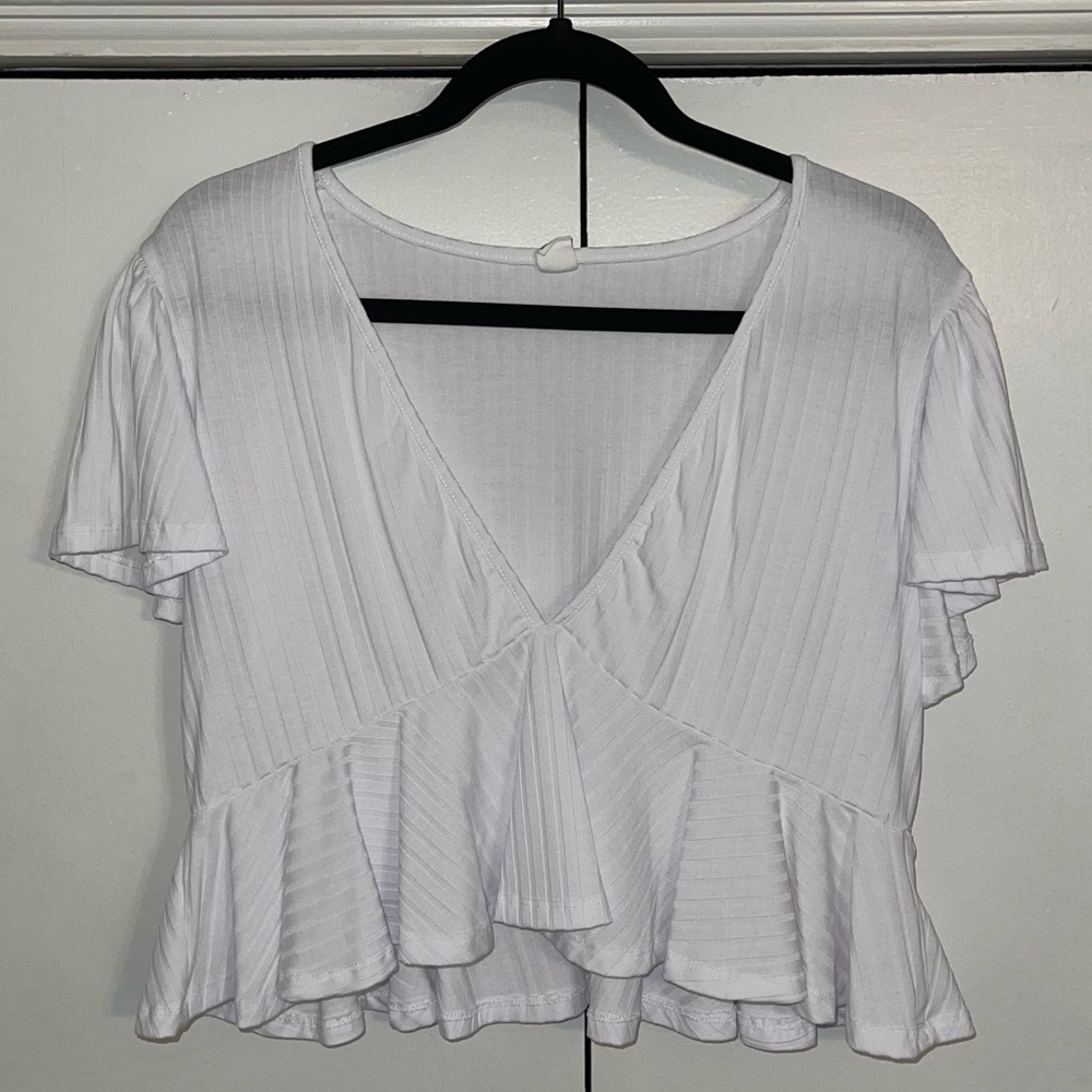 White Cropped V-neck shirt size L